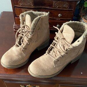 Rock & Candy Beige Lace-Up Combat Boots